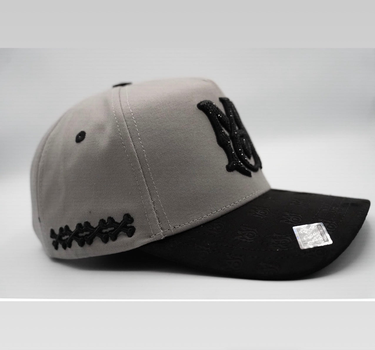 AMR GRAY BLK Crystal