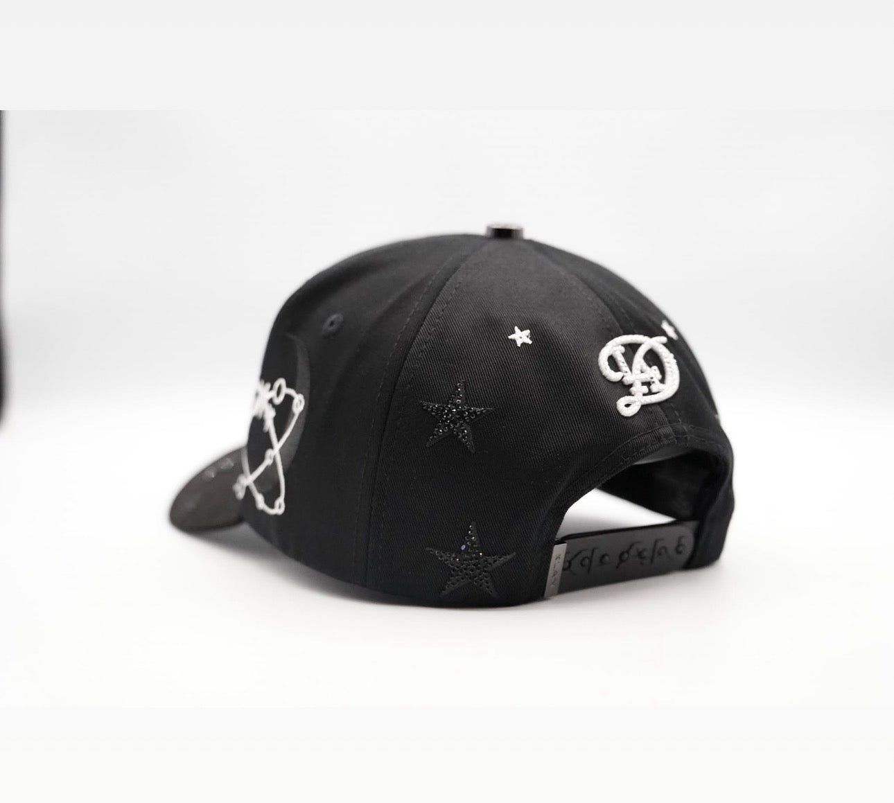 LA DGER BLK WHITE SnapBack