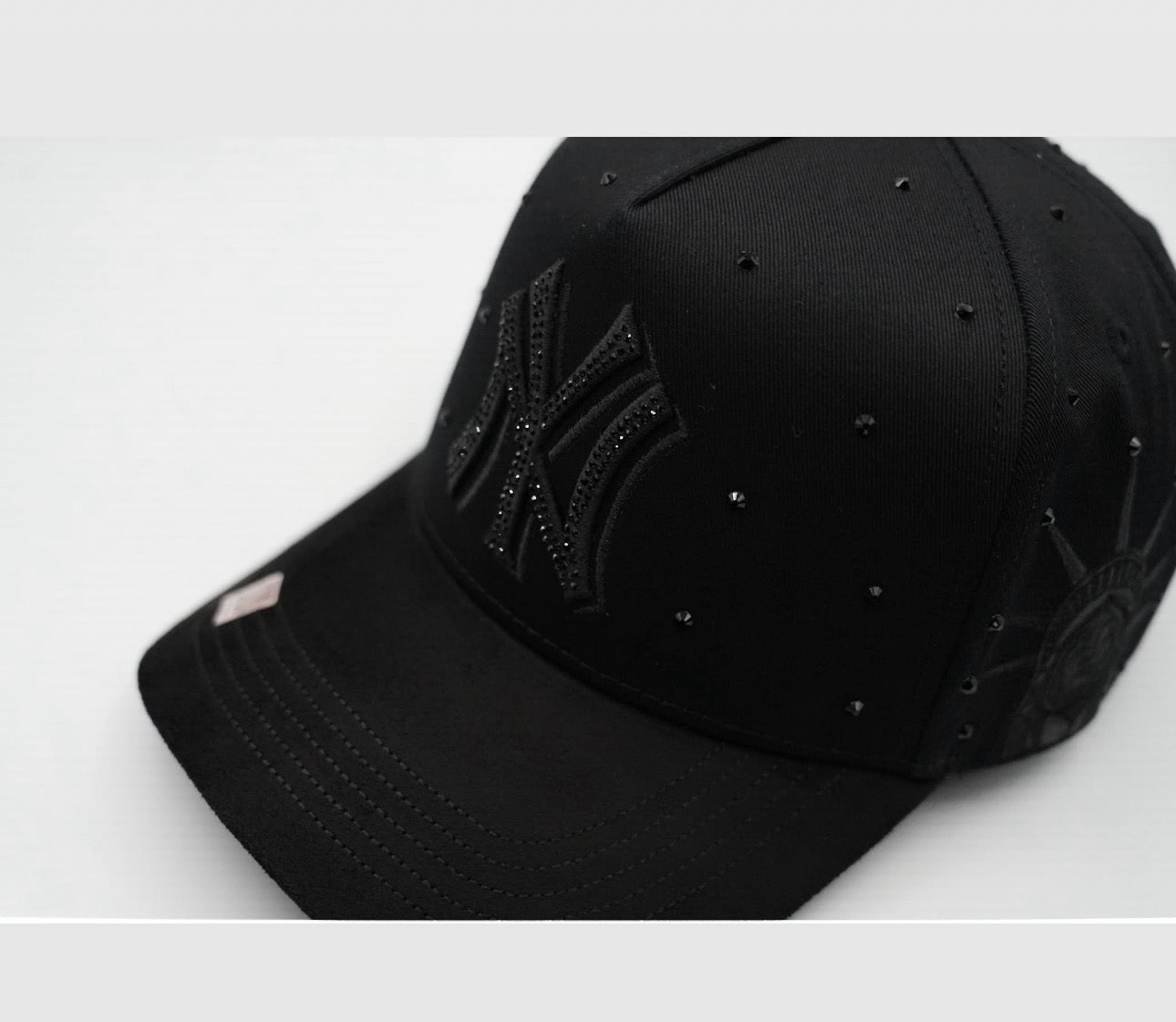 Ny crystal total BLK